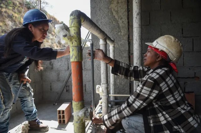 En Venezuela las mujeres ganan hasta 20% menos que los hombres, según economista