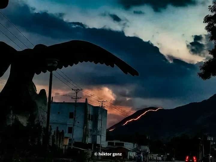 Cerro El Espejo en Caripe estado Monagas ardió tras un voraz incendio (FOTOS)