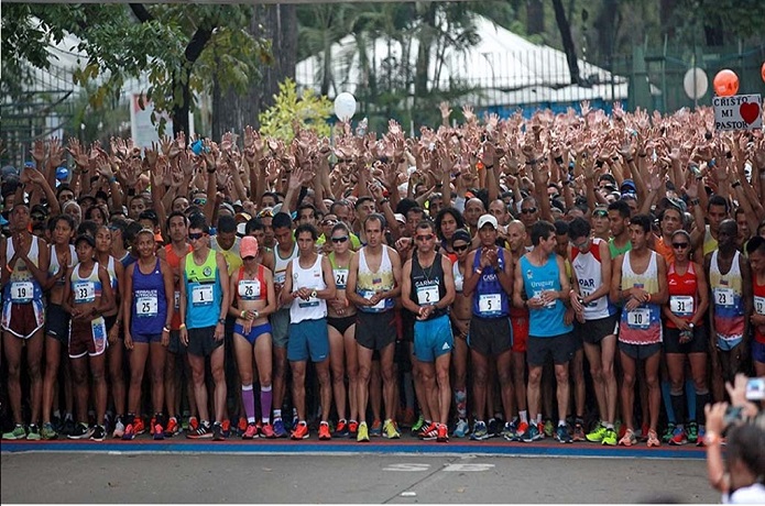 La colombiana Lina Pantoja es la primera mujer en cruzar la meta en los 42K del Maratón CAF 2024