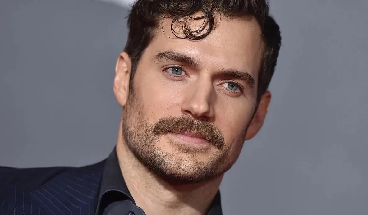 El actor Henry Cavill se convertirá en padre por primera vez