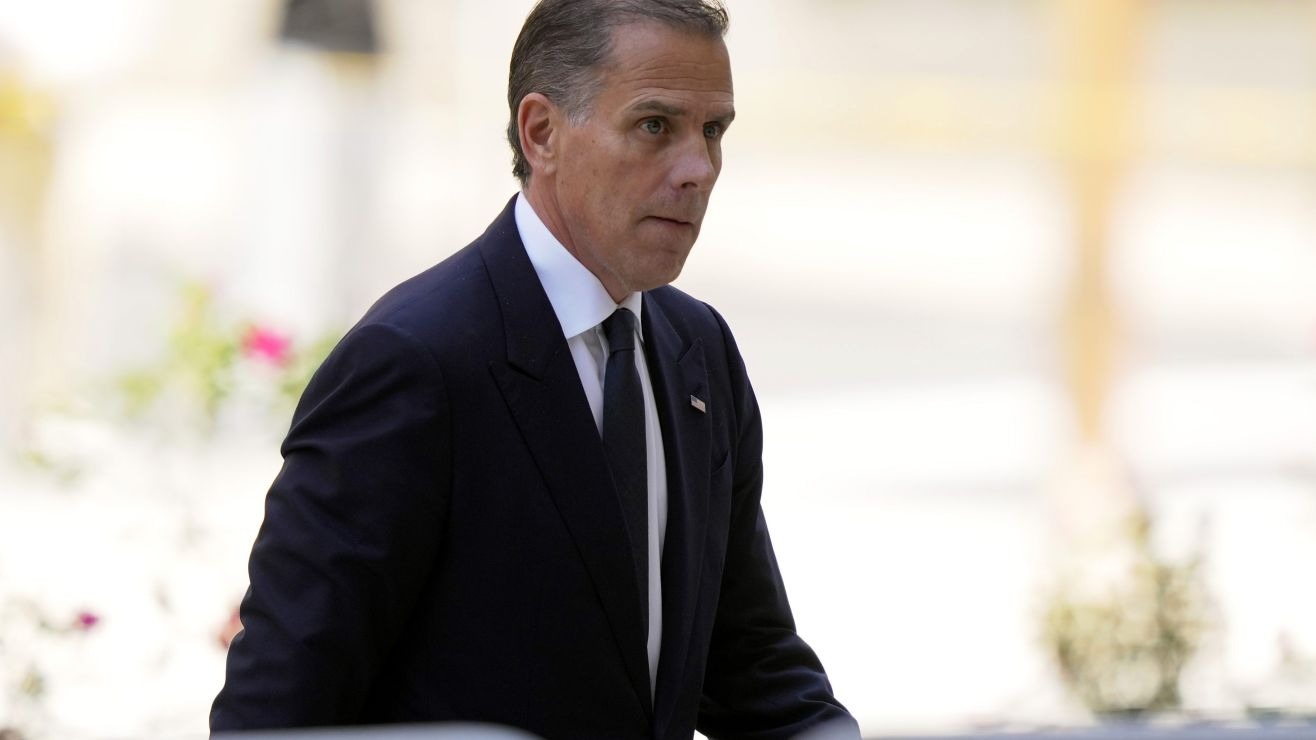 Juez prohíbe a fiscales usar evidencias lascivas en el juicio por armas de Hunter Biden