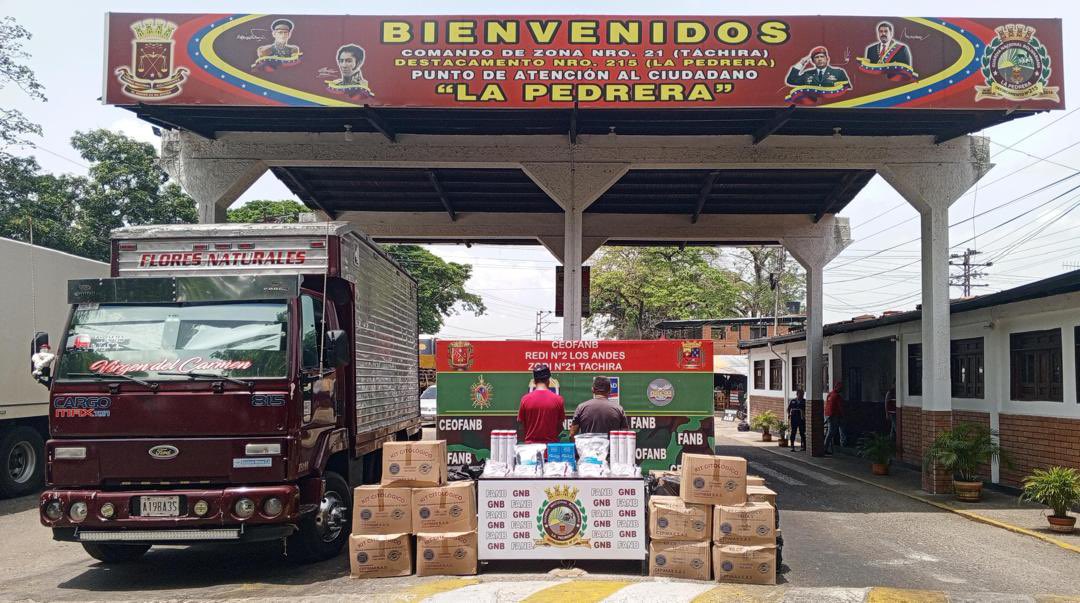 Militares venezolanos detienen a dos hombres por presunto contrabando de insumos médicos