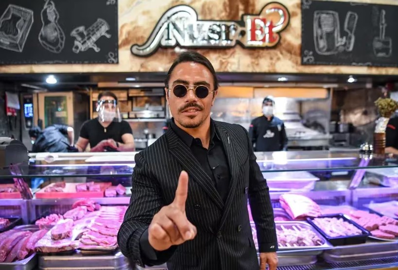 Cerró la “peor hamburguesería de Nueva York”: el famoso chef turco Salt Bae clausuró su restaurante