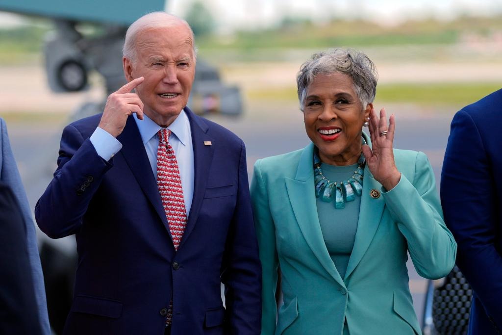 “¿Te caíste de cabeza?”: Biden se indignó ante la pregunta suspicaz de un periodista (VIDEO)