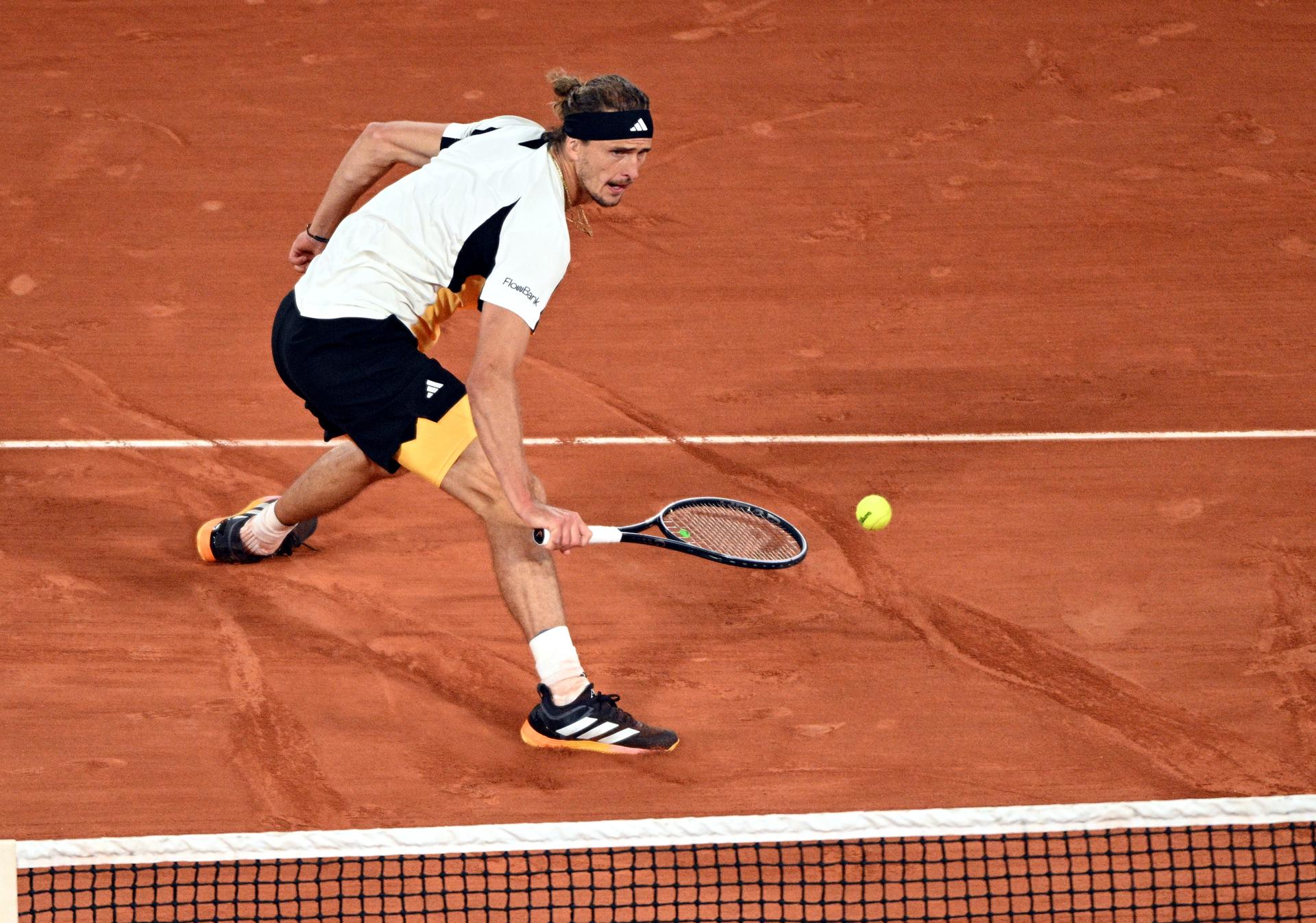 Zverev avanzó por cuarto año seguido a semifinales de Roland Garros