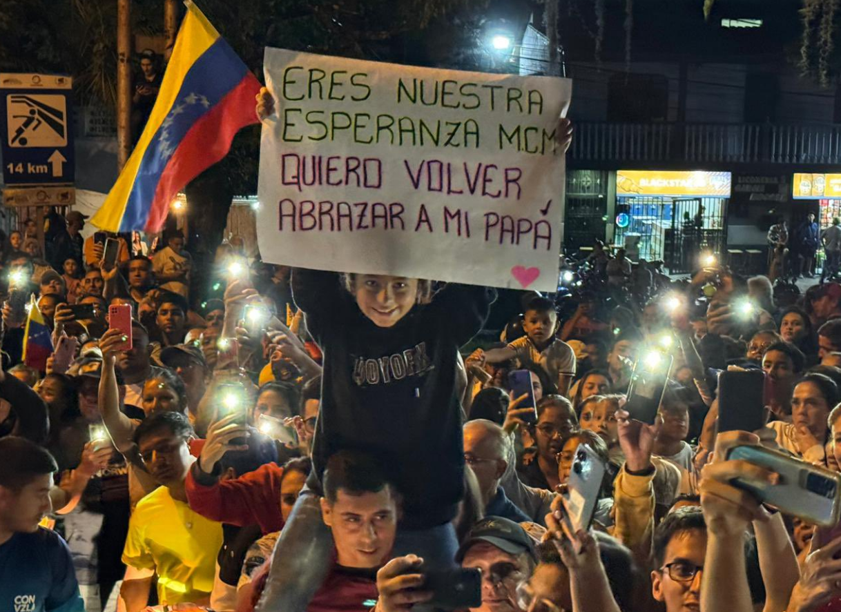 VIDEO: pueblo tachirense perdió el miedo y se las cantó a una patrulla del Sebin