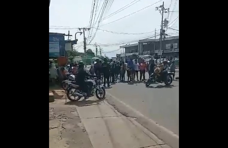 VIDEO: comunidad del Zulia protesta por fallas en un transformador desde hace dos semanas