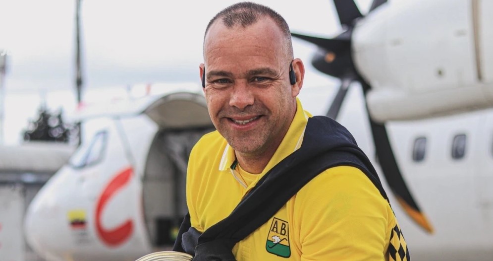 Rafael Dudamel homenajeado en avión tras ser campeón en Colombia mientras partía a su “nuevo” trabajo