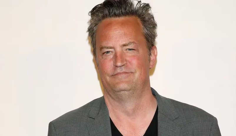 La policía cree que múltiples personas podrían enfrentar cargos por la muerte del actor de Friends, Matthew Perry