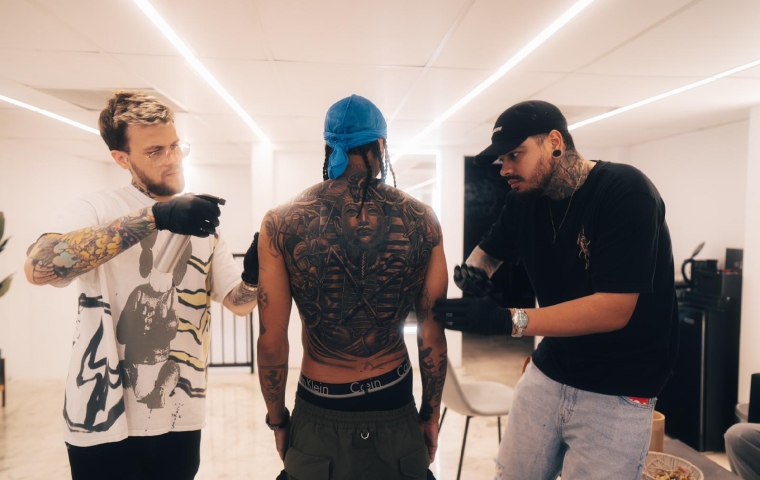 ¡Y sí, es venezolano! Tyga reveló que su tatuador favorito se llama Alejandro Ruíz