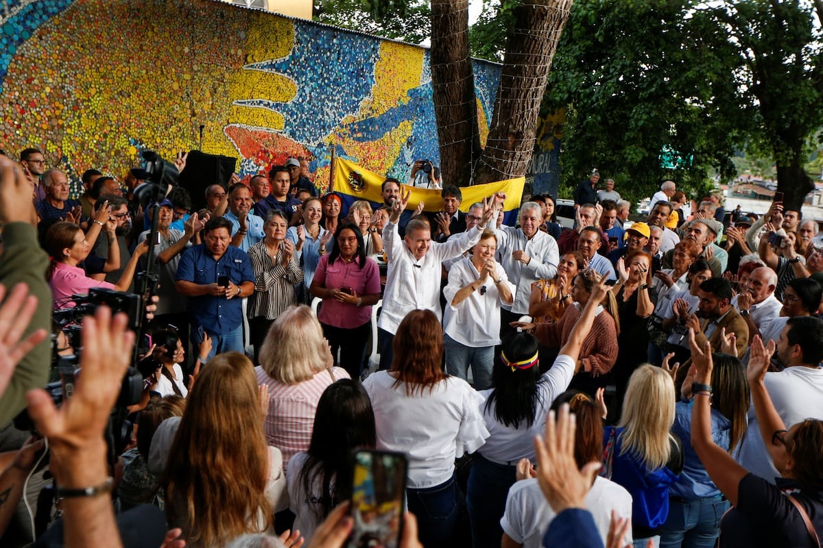 El País: “Hasta los chavistas quieren cambio”, los venezolanos encaran con expectación las elecciones presidenciales