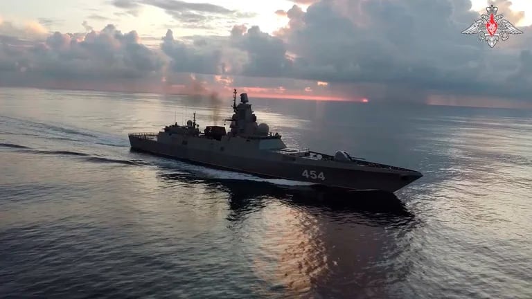 Escuadra naval rusa realizó maniobras militares de alta precisión en el Atlántico antes de su llegada a Cuba
