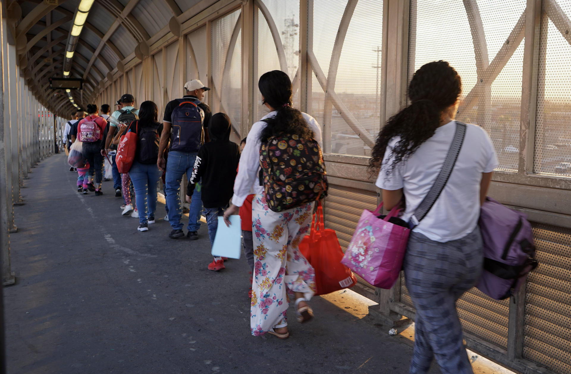 Texas ordenó a hospitales informar del costo de los cuidados a migrantes indocumentados