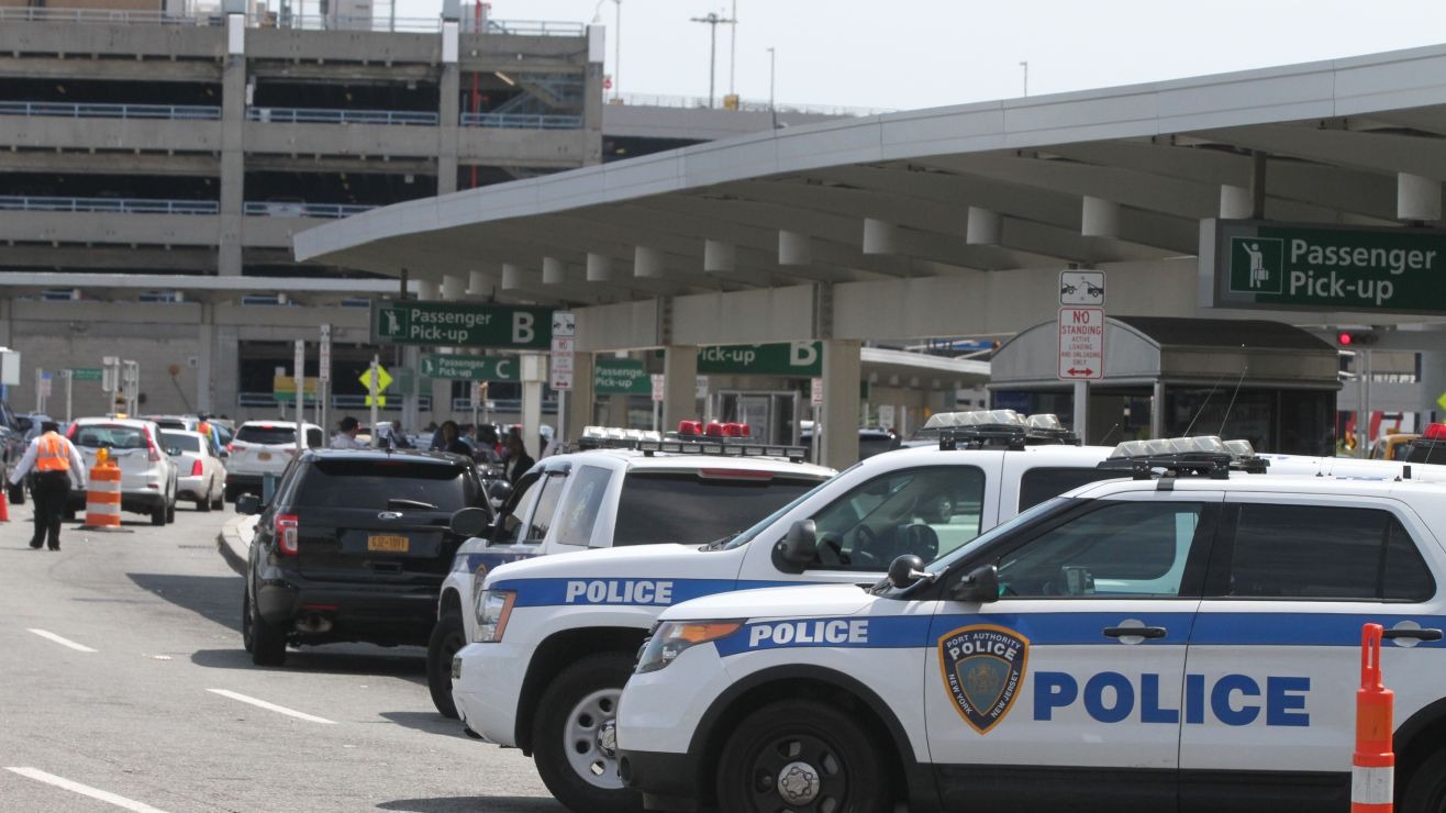 Incendio en terminal del aeropuerto JFK en Nueva York dejó nueve heridos