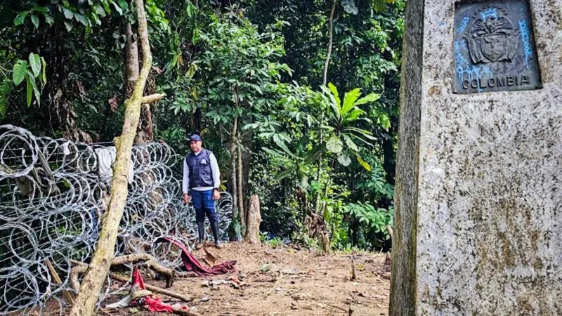 Las barreras de alambres de púas con las que el gobierno de Panamá cerró varios pasos del tapón del Darién