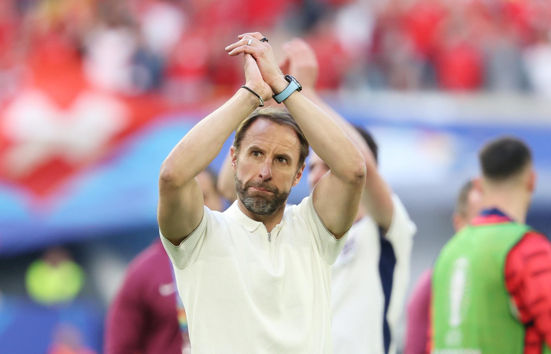 Video VIRAL: hinchas ingleses vieron al doble de Gareth Southgate antes de la semifinal