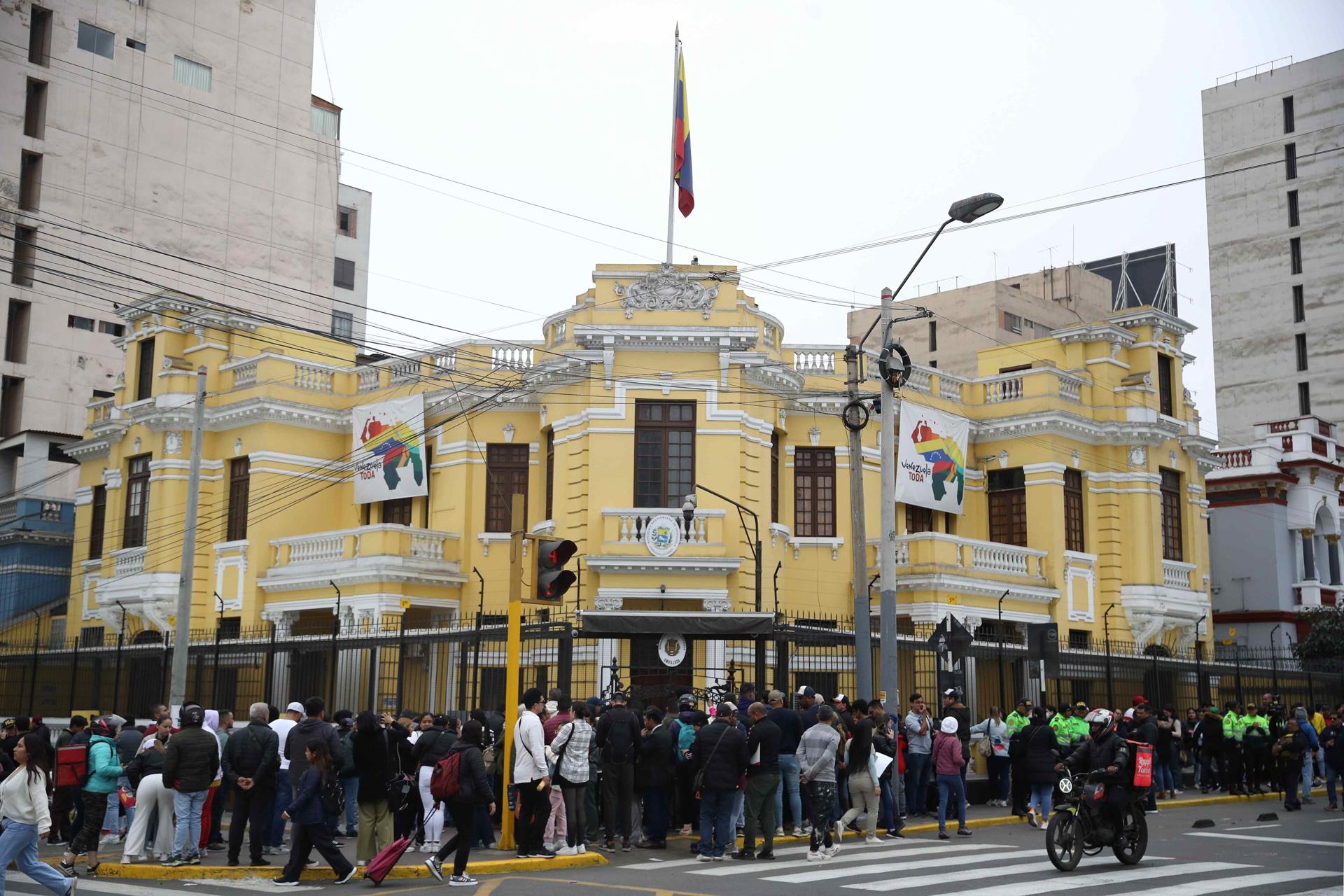 Perú estimó lamentable que Maduro los acuse de tener centros de entrenamiento de manifestantes