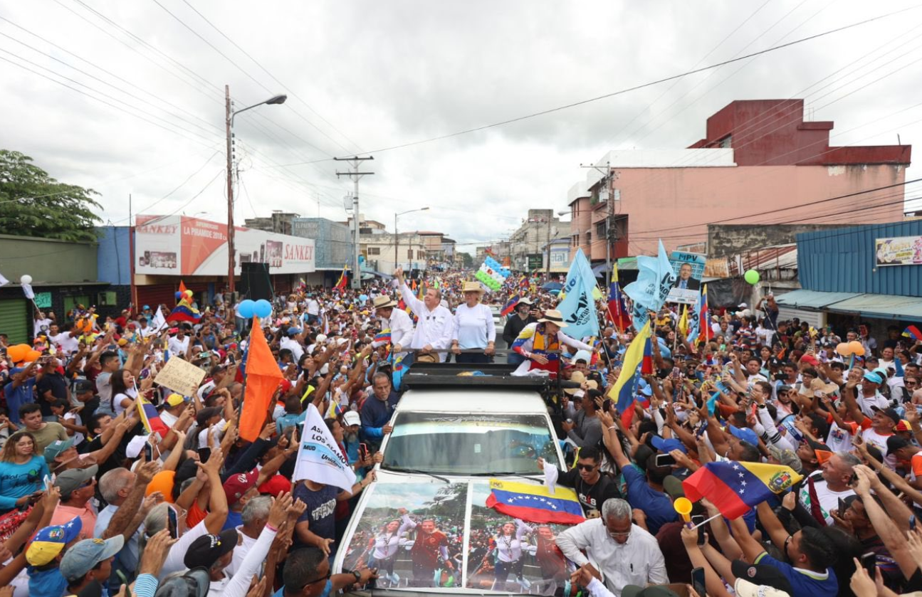 Edmundo González y María Corina Machado “estremecieron la llanura” con acto de campaña en Barinas