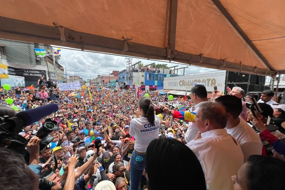 CAP y Rosales Peña, los únicos candidatos que habían llenado la calle Camejo de Barinas y ganaron… ahora llegó Edmundo