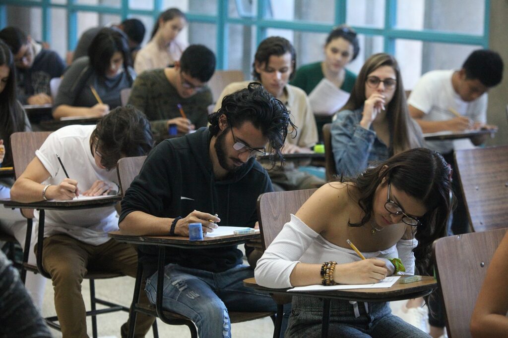 Conozca las instituciones que ofrecen becas para estudiantes en Venezuela