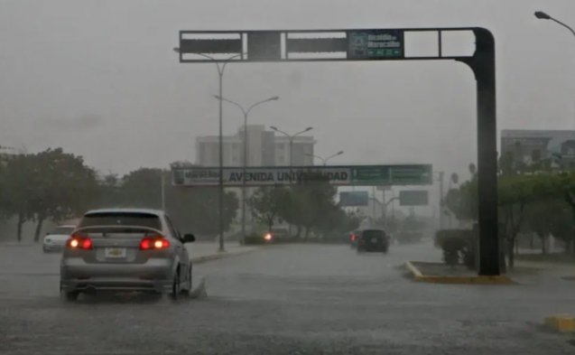 Fuertes lluvias, descargas eléctricas y ráfagas de viento mantienen en alerta a los maracuchos este #3Jul