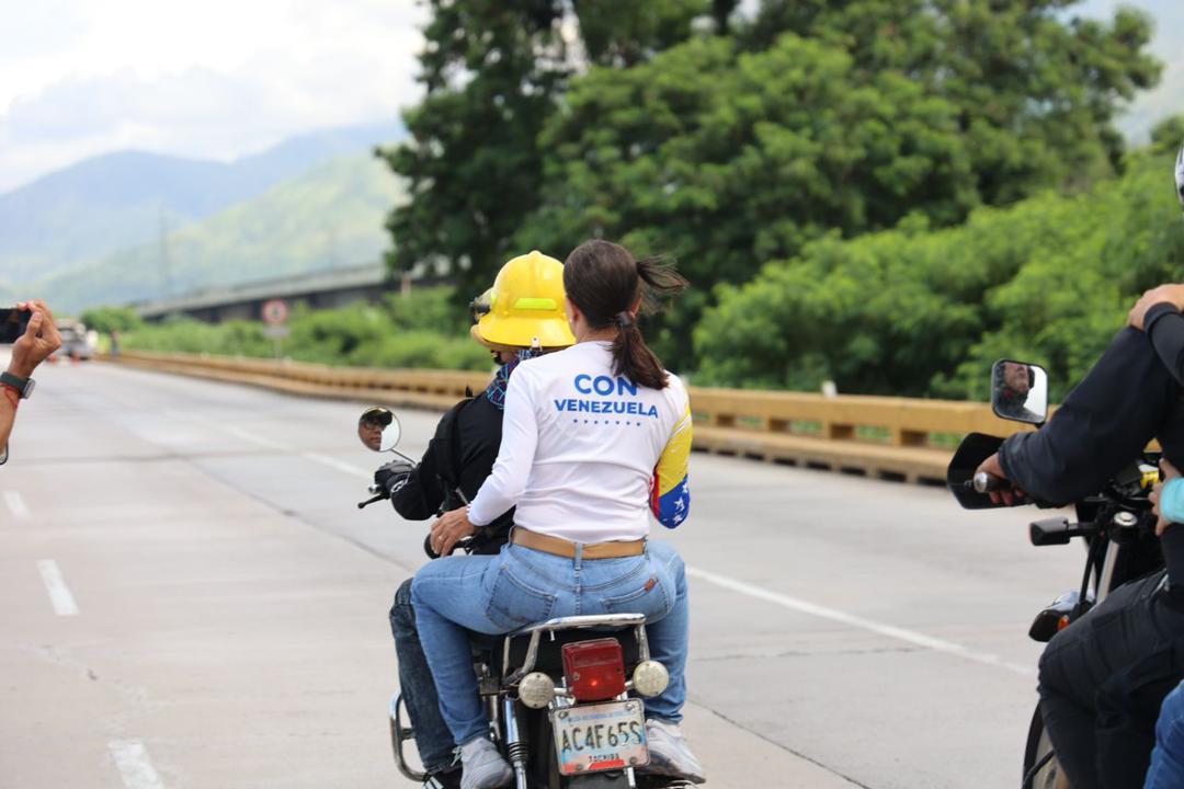 Chavismo guarimbero puso la traba a María Corina en Carabobo (pero sí pasó)