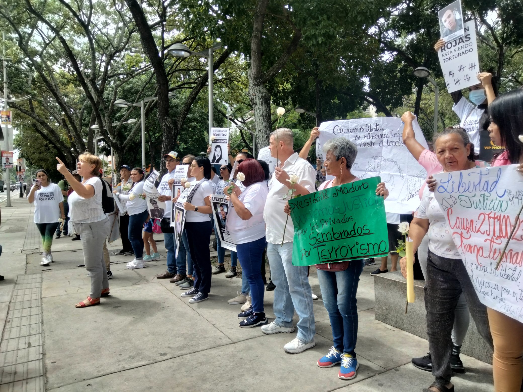 Familiares de presos políticos exigen ante la Fiscalía el cese del empleo de la Ley contra el Odio para intimidar (FOTOS)