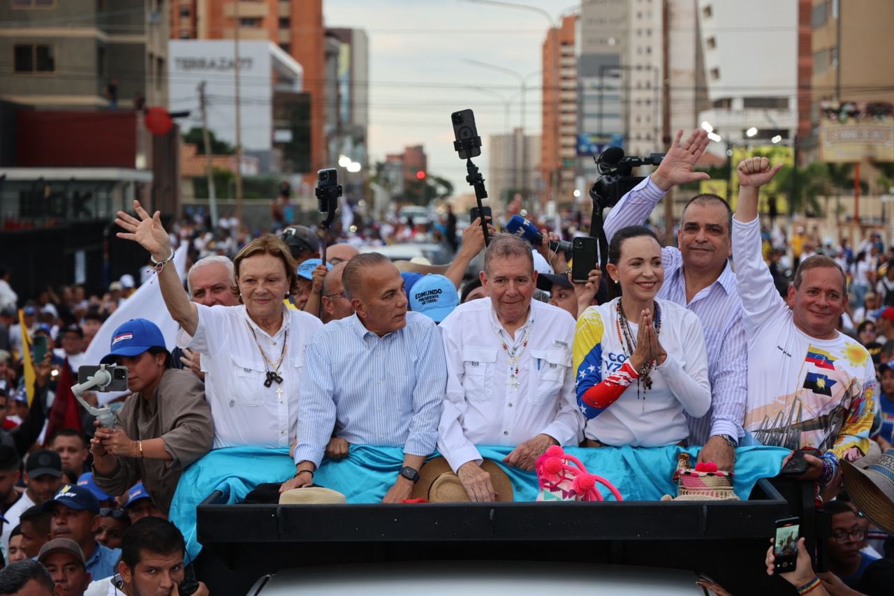 Apoteósico cierre de campaña de Edmundo González y María Corina Machado en Zulia