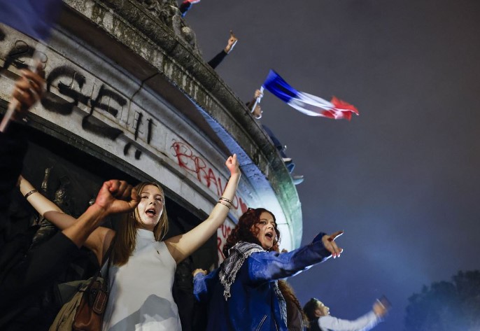 La izquierda francesa designará esta semana un primer ministro para gobernar sin Macron