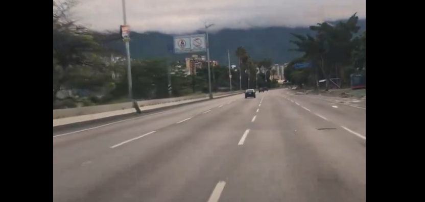 Poca afluencia: Así se encuentra la autopista Francisco Fajardo en Caracas este #30Jul (VIDEOS)