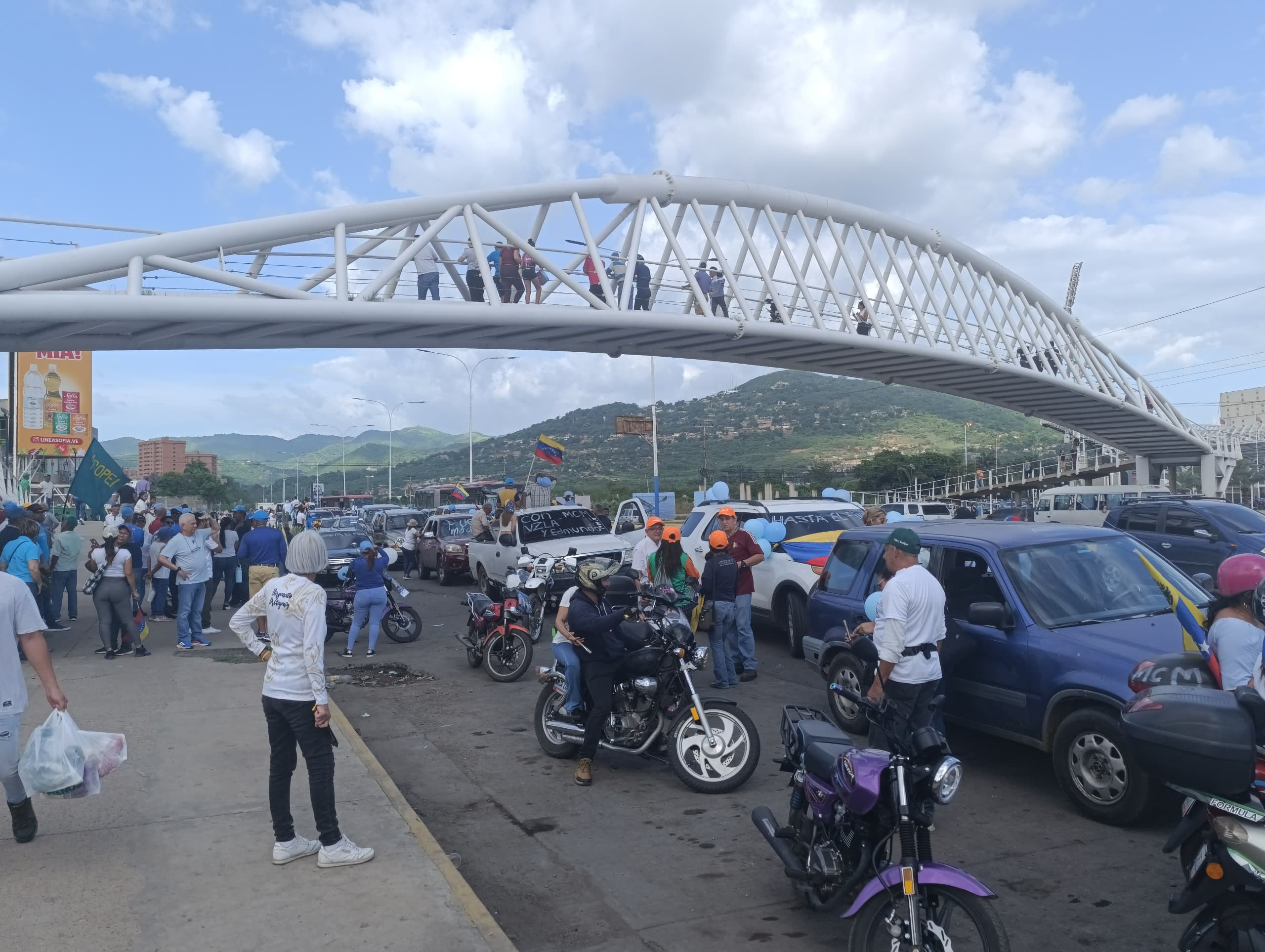 En el norte de Anzoátegui arrancó “la ruta hacia la libertad” con una gran caravana