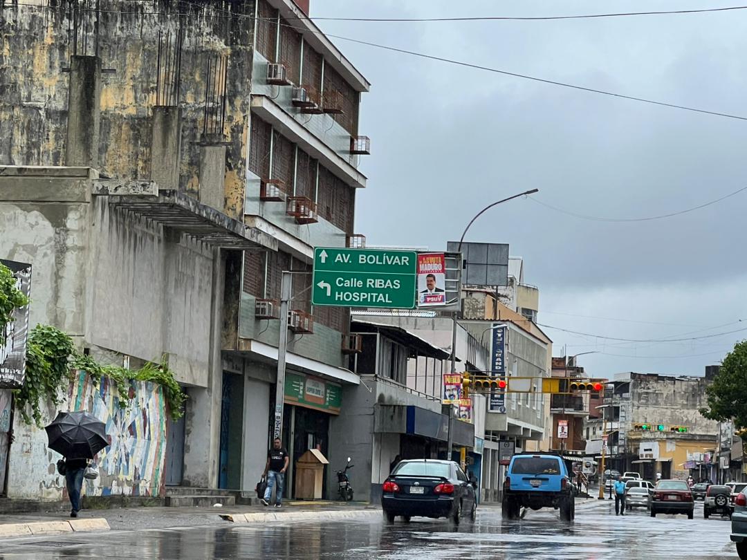 Lluvia y cacerolas marcan el día después de la elección presidencial en Guárico