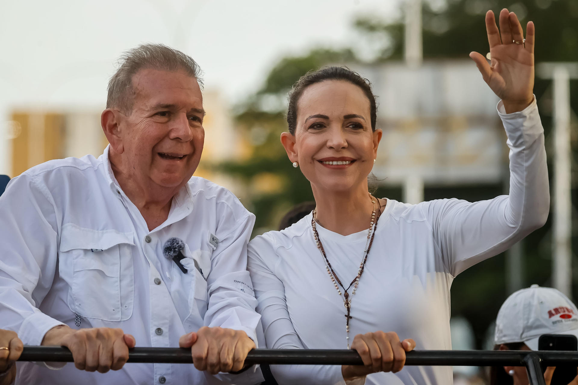 “De la mano de Dios”: Comando Con Venezuela convoca a una oración por la paz y la libertad