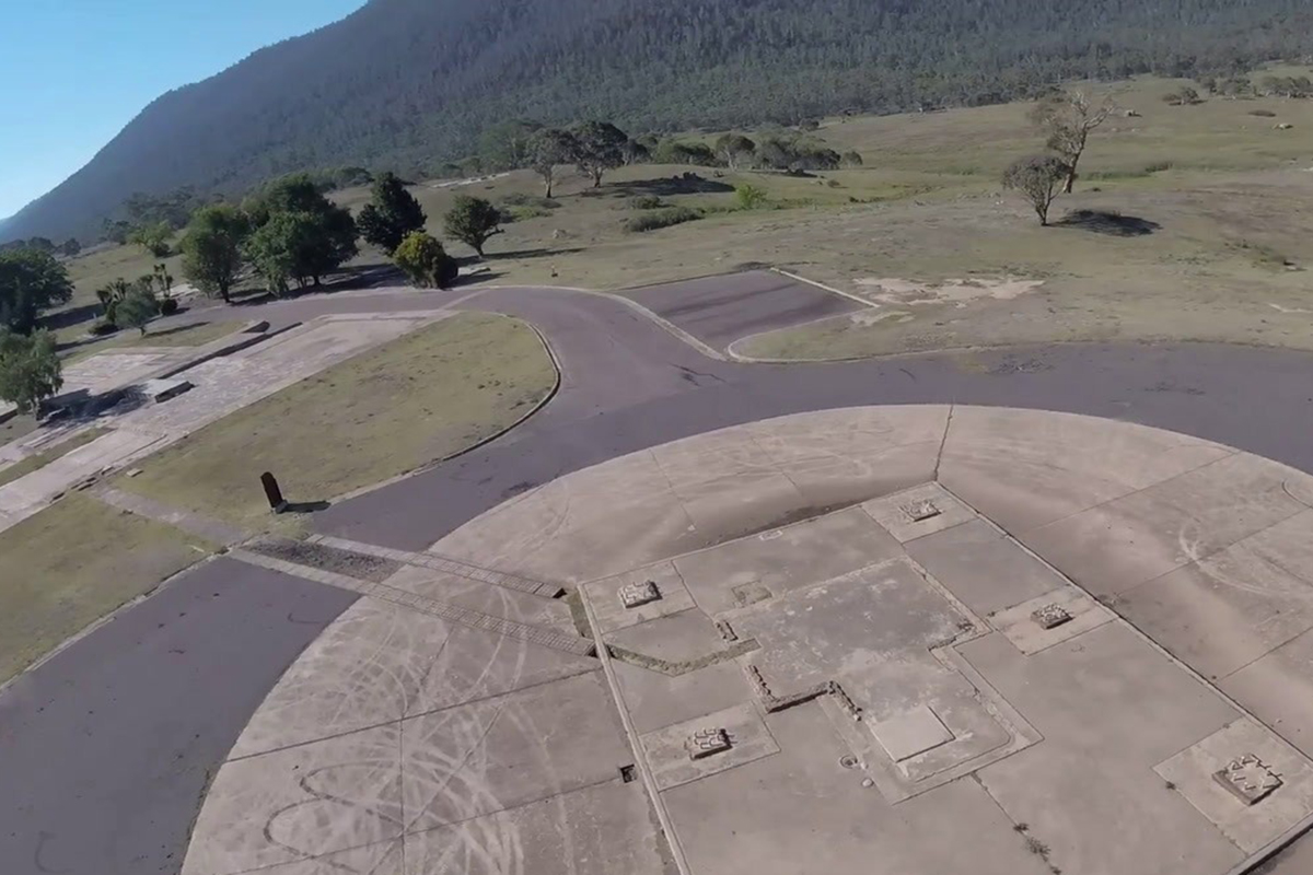 La historia detrás del VIDEO de un hombre que aterrizó en parapente y sufrió inesperado ataque de un animal