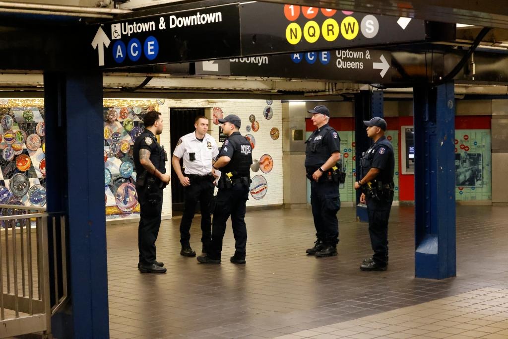 Caos Times Square: tres personas fueron acuchilladas y una rociada con gas pimienta en menos de cuatro horas