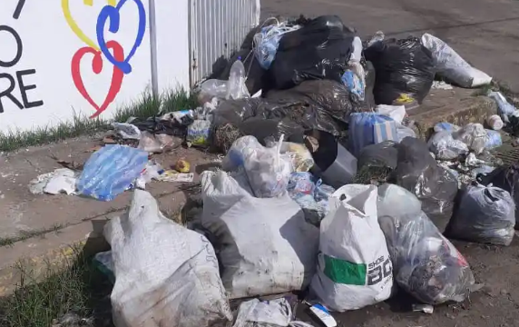 Vecinos de San Fernando de Apure, ahogados en basura e invadidos por zamuros