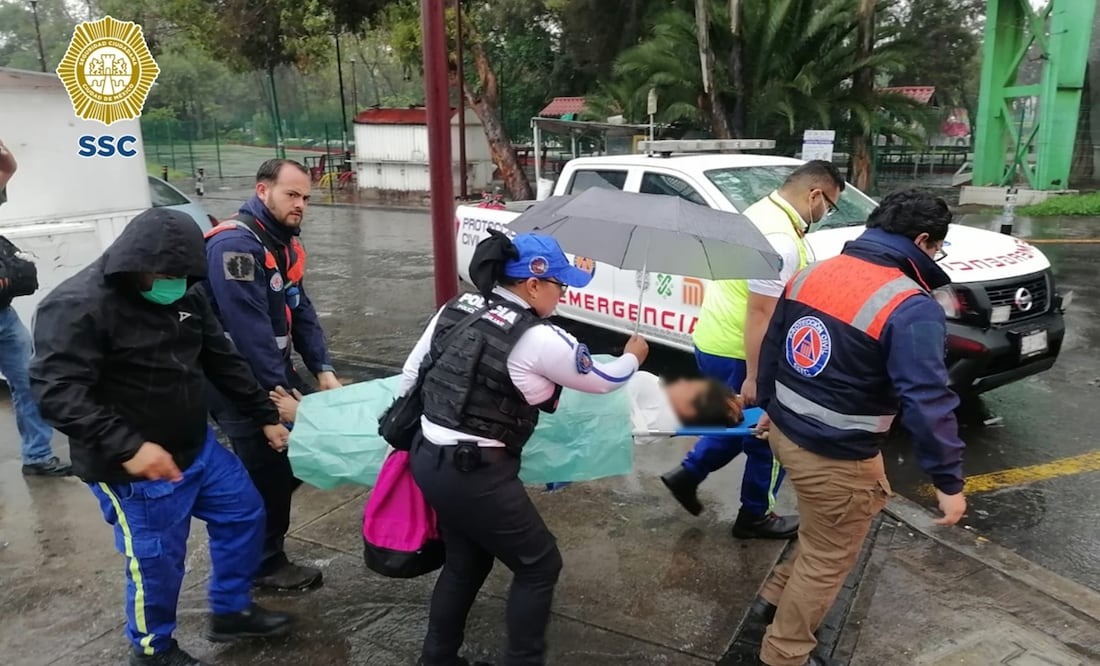 El heroico momento en que atienden labor de parto de una embarazada en metro de México