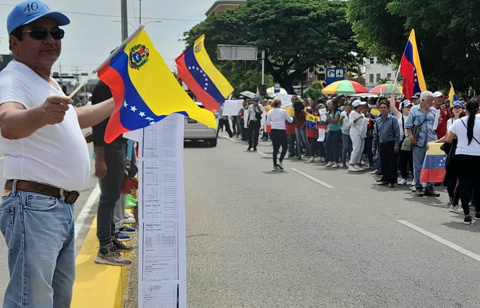 “Verificación de actas” fue la exigencia de los electores que protestaron este #17Ago en Barinas