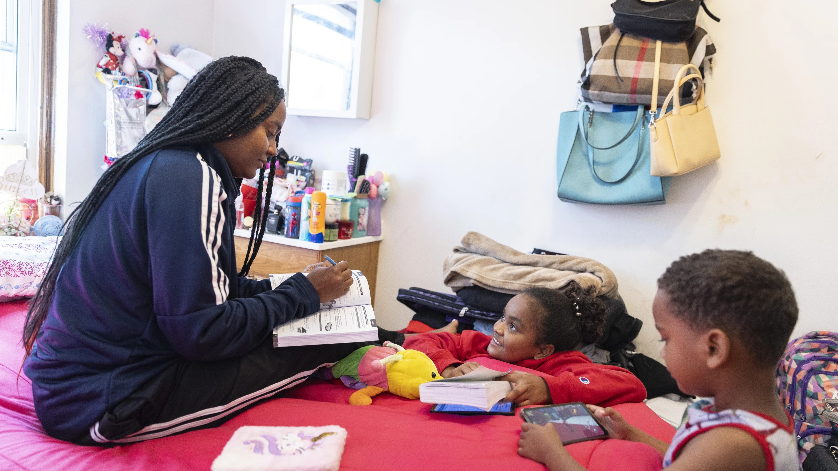 “He recibido mucha ayuda aquí”: Casi cien venezolanos son acogidos en un refugio por una fundación en Chicago