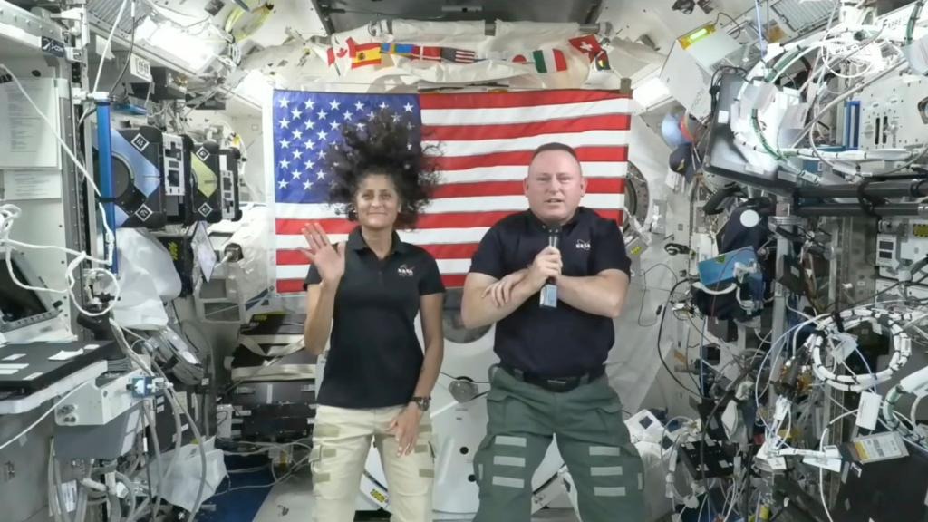 Astronautas varados en la EEI planean votar en las elecciones de EEUU desde el espacio