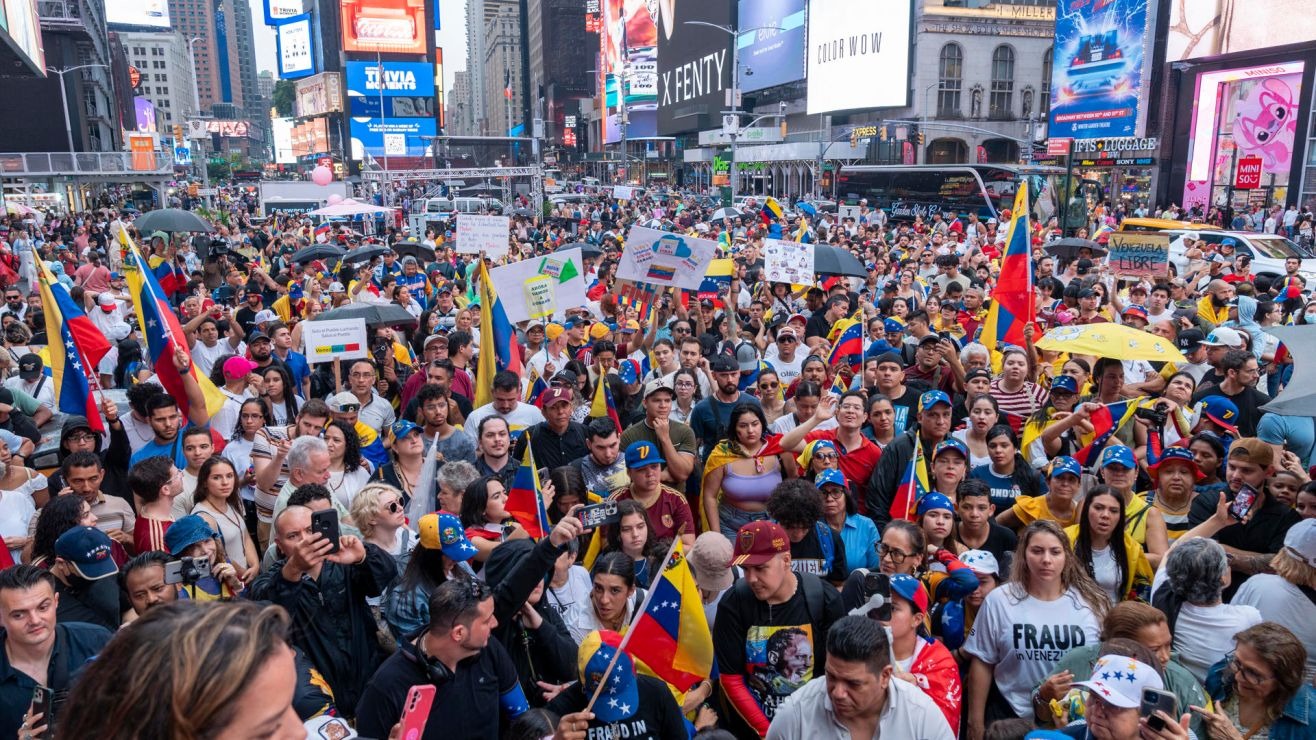 EN FOTOS: Así se llevaron a cabo las protestas en EEUU contra el fraude electoral en Venezuela