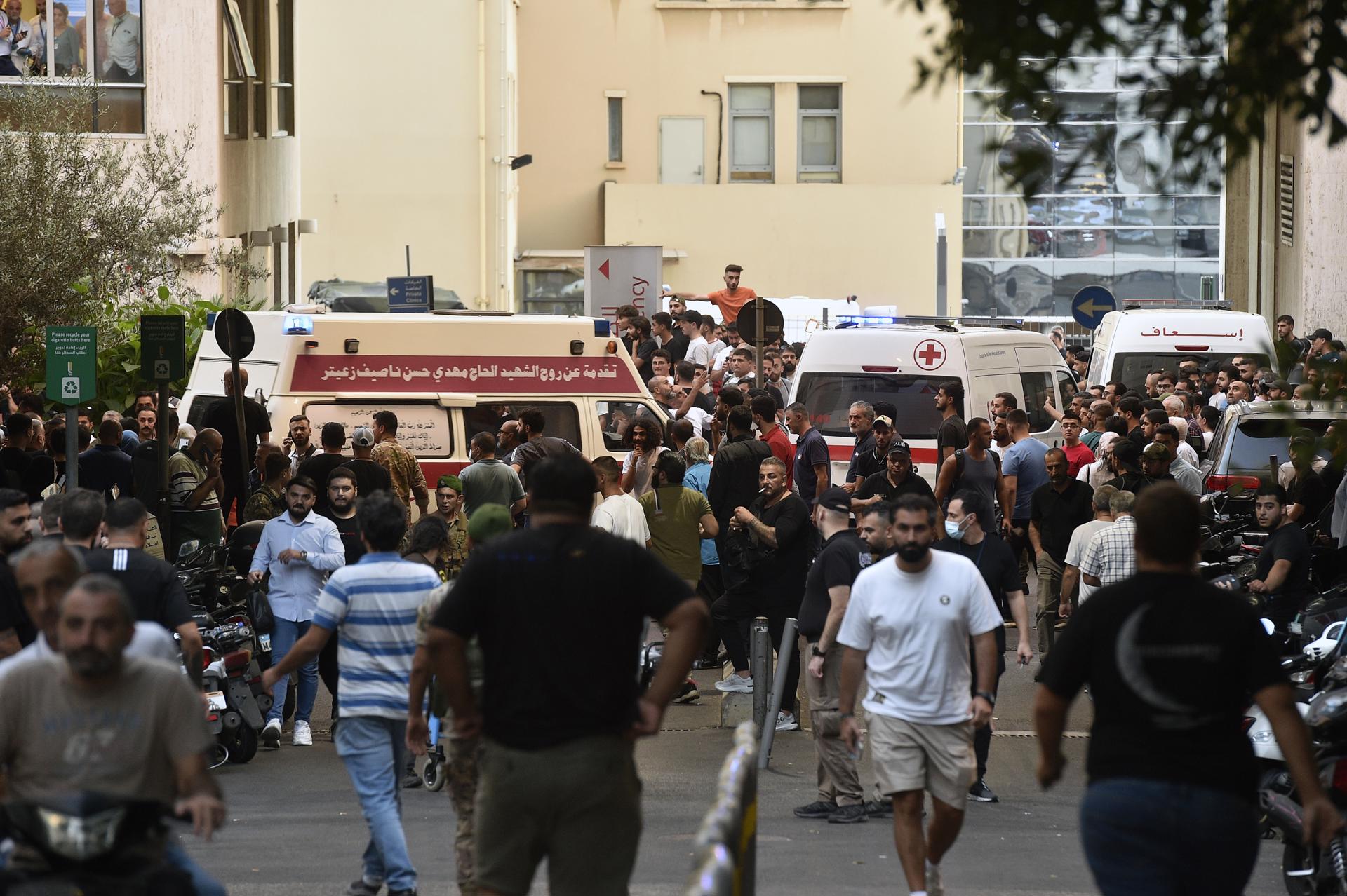 Trabajador sanitario murió por la explosión masiva de mensáfonos en un hospital del Líbano