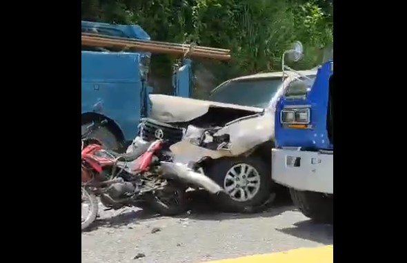 Terrible accidente: más de 10 vehículos involucrados en un choque múltiple en la Autopista Regional del Centro