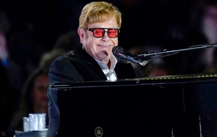 Elton John sufrió grave infección ocular