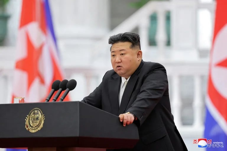 Kim Jong-un volvió a hacer alarde de sus armas nucleares: las prepara para el combate contra EEUU