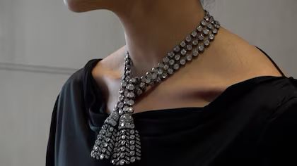 Lujoso collar de diamantes vinculado a la reina consorte María Antonieta será subastado por millonaria cifra