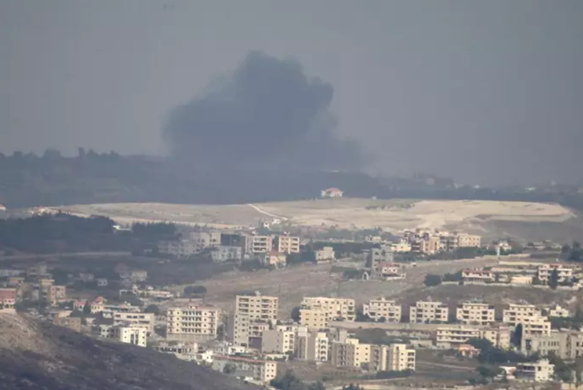 Israel dice que ha alcanzado 300 objetivos de Hezbolá en sus ataques de las últimas horas