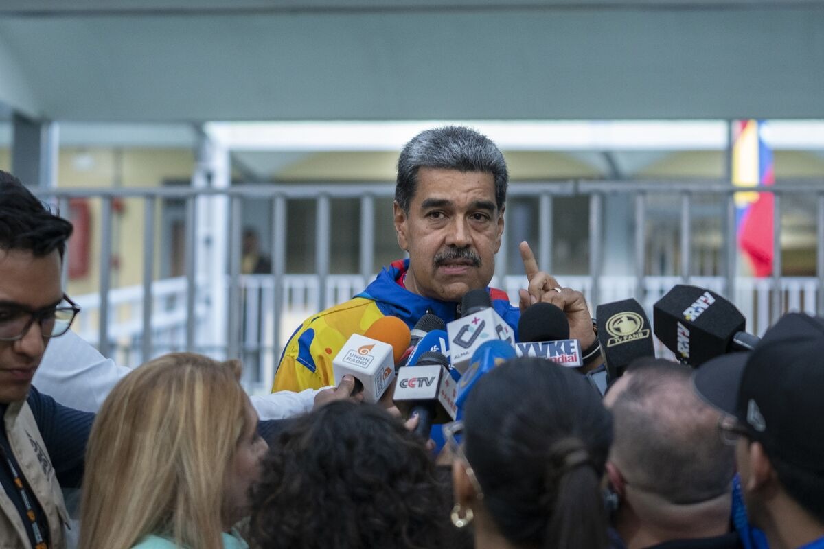 EEUU prepara sanciones a al menos 15 funcionarios afines a Maduro, según Bloomberg