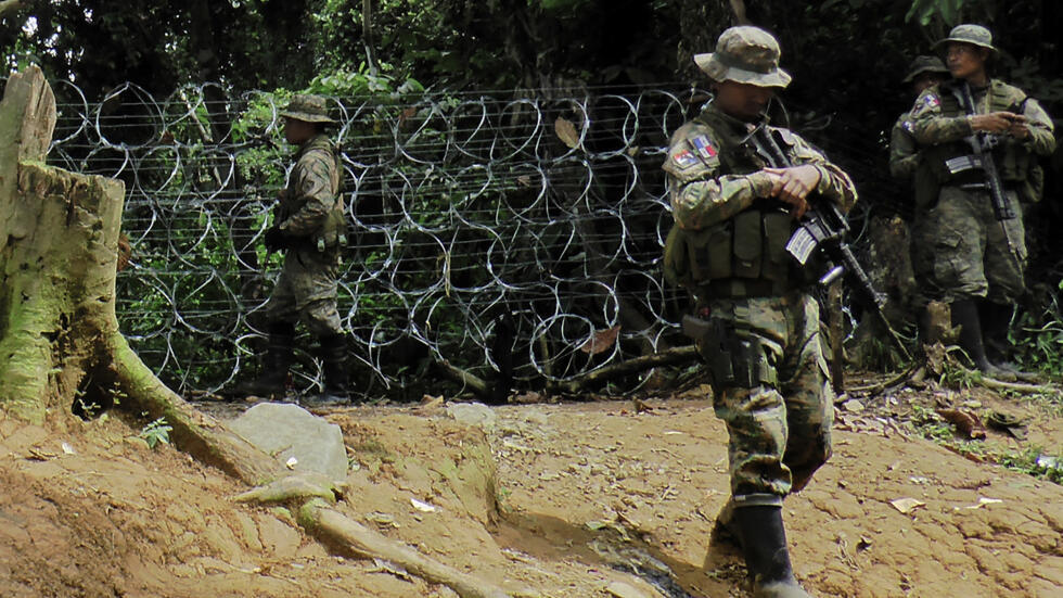 Evacuan tres cuerpos tras choque entre policía fronteriza y asaltantes de migrantes en Darién