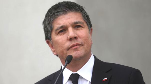 Renuncia subsecretario de interior de Chile tras ser acusado de violación